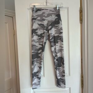 Onzie Black and White Camo Leggings